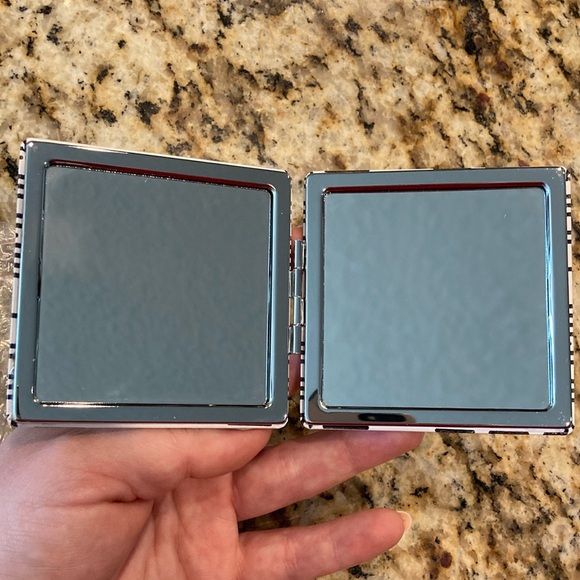 Charlotte Starr Compact Dual Mirror - Picture 4 of 5